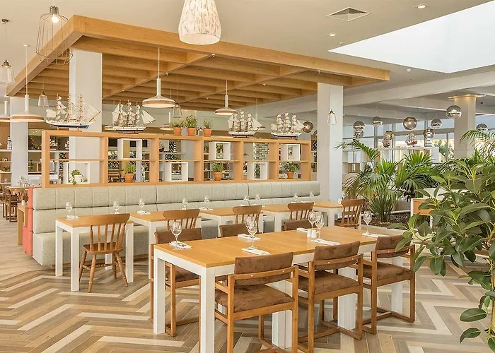 Amadria Park Jure שיבניק